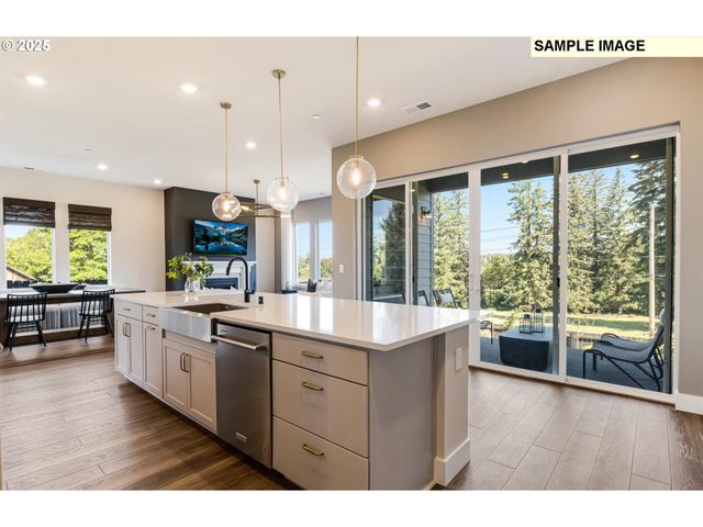 6798 Sw TRILLIUM St, Wilsonville, OR 97070