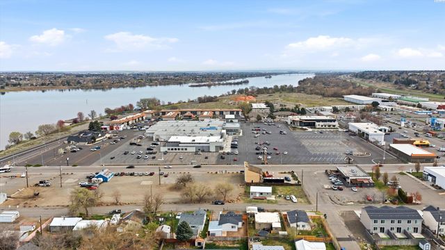 1353 Carolina Ave, Richland, WA 99352