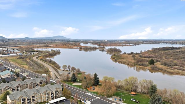 1353 Carolina Ave, Richland, WA 99352