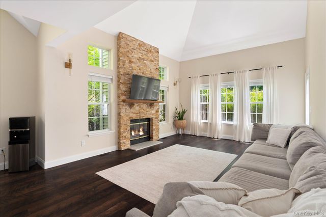 215 Sandpiper Court, Yorktown Heights, NY 10598