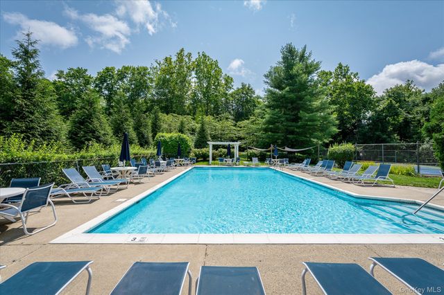 215 Sandpiper Court, Yorktown Heights, NY 10598