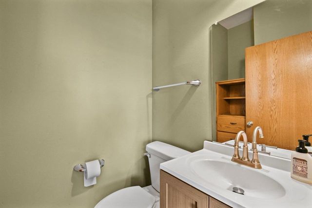 632 Hunter Oaks Boulevard, Watertown, WI 53094