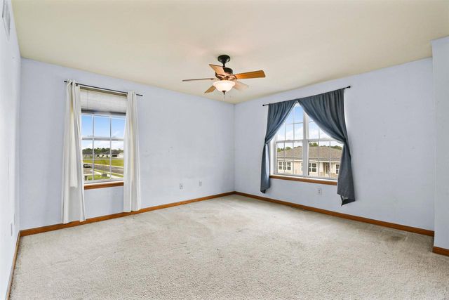 632 Hunter Oaks Boulevard, Watertown, WI 53094