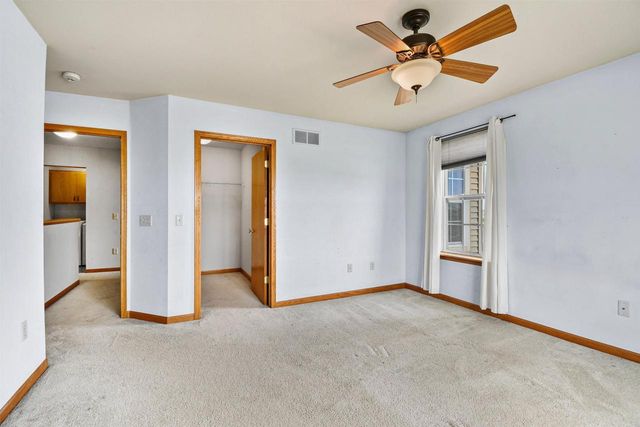 632 Hunter Oaks Boulevard, Watertown, WI 53094