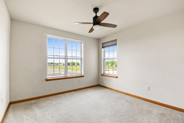 632 Hunter Oaks Boulevard, Watertown, WI 53094