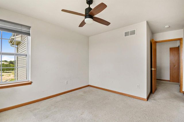 632 Hunter Oaks Boulevard, Watertown, WI 53094