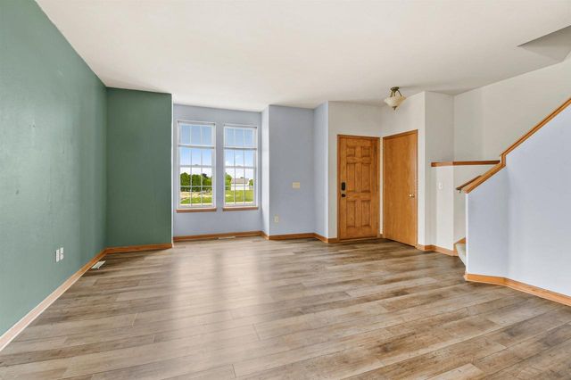 632 Hunter Oaks Boulevard, Watertown, WI 53094