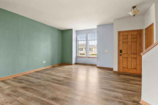632 Hunter Oaks Boulevard, Watertown, WI 53094