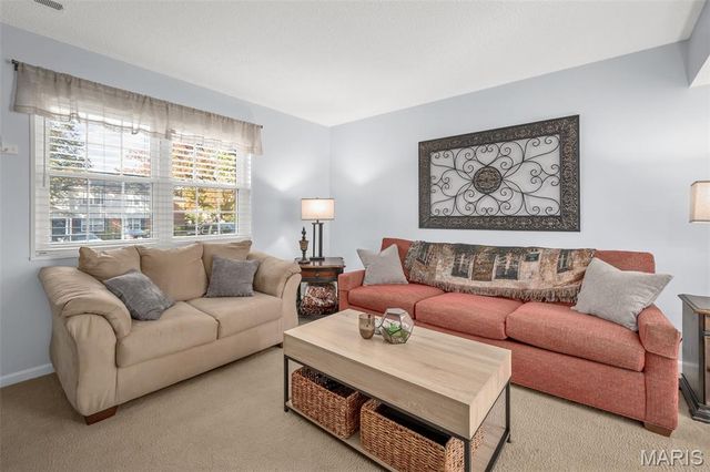 1406 Peacock Lane, Brentwood, MO 63144