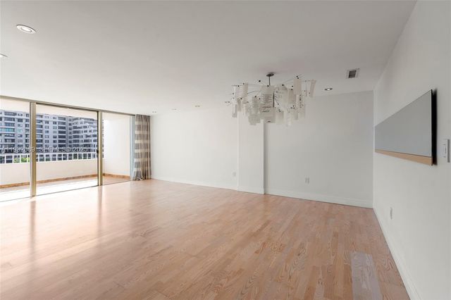 199 Ocean Lane Dr 611, Key Biscayne, FL 33149