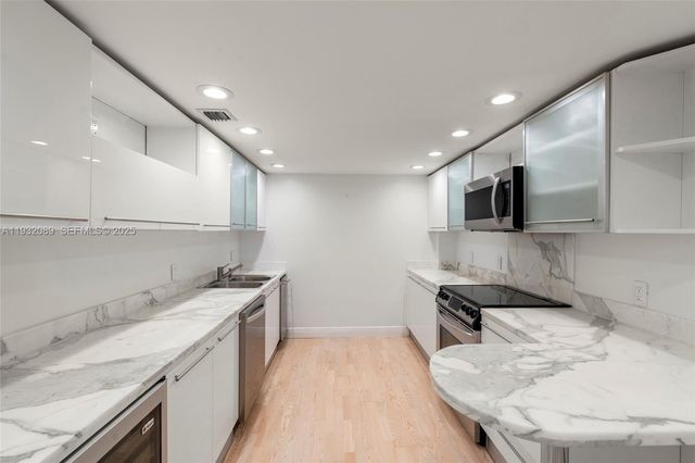 199 Ocean Lane Dr 611, Key Biscayne, FL 33149