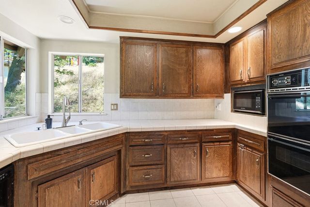 320 Delle, Crestline, CA 92325