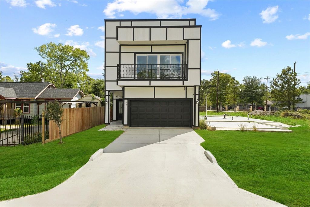 9212 Arvin Street, Houston, TX 77028