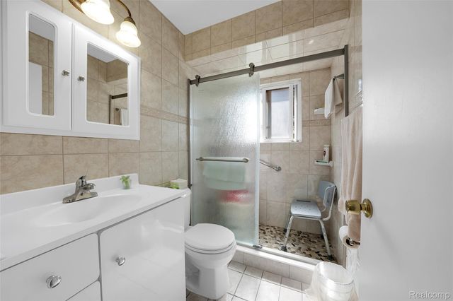 13341 Albany Street, Oak Park, MI 48237