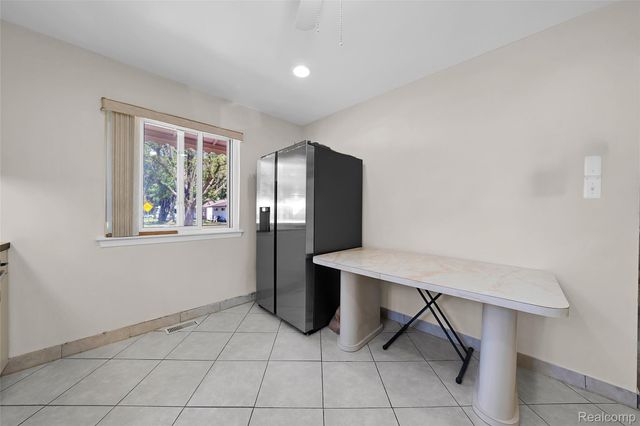 13341 Albany Street, Oak Park, MI 48237