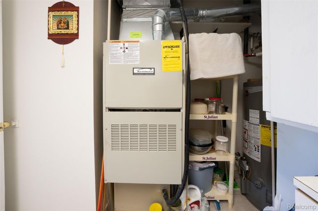 13341 Albany Street, Oak Park, MI 48237