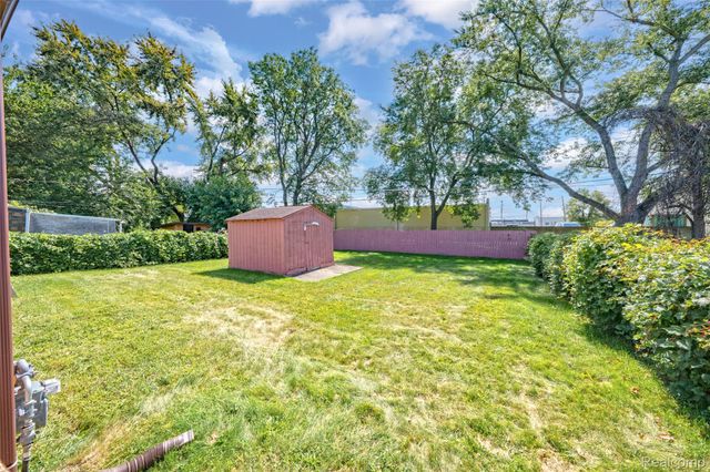 13341 Albany Street, Oak Park, MI 48237