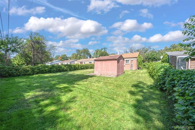 13341 Albany Street, Oak Park, MI 48237