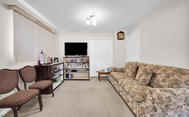 13341 Albany Street, Oak Park, MI 48237