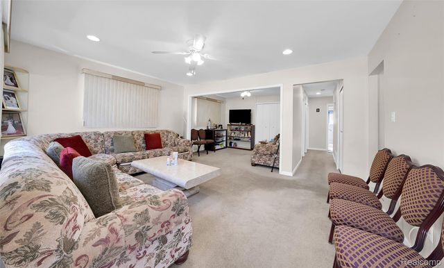 13341 Albany Street, Oak Park, MI 48237