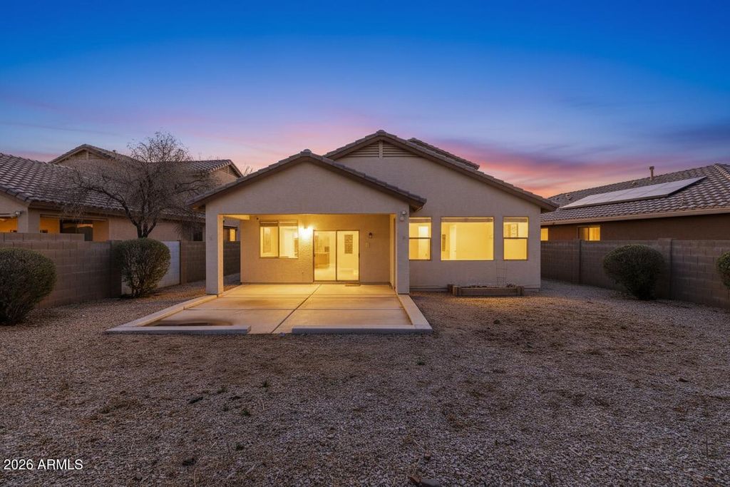Image 18 of property listing at 1724 W HEMINGWAY Lane, Anthem, AZ 85086