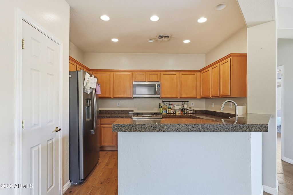 Image 5 of property listing at 1724 W HEMINGWAY Lane, Anthem, AZ 85086