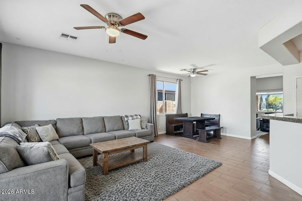 Image 6 of property listing at 1724 W HEMINGWAY Lane, Anthem, AZ 85086