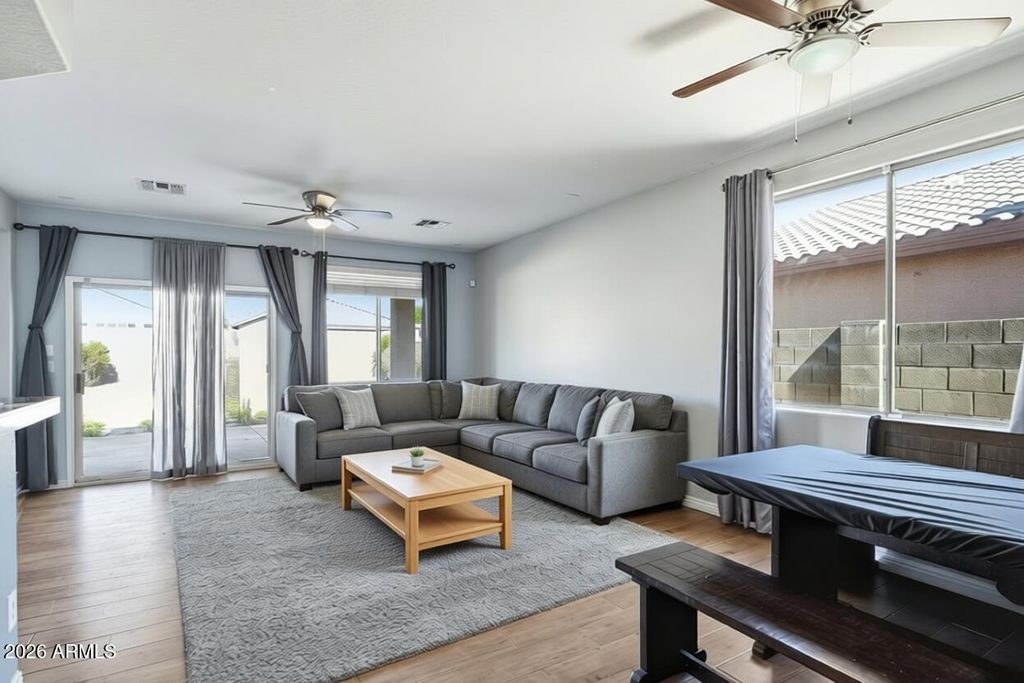Image 7 of property listing at 1724 W HEMINGWAY Lane, Anthem, AZ 85086