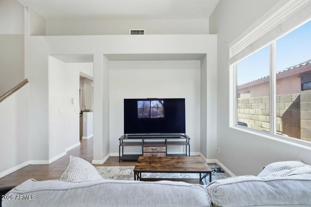 Image 9 of property listing at 1724 W HEMINGWAY Lane, Anthem, AZ 85086