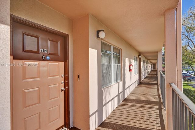 1110 SW 125th Ave 209M, Pembroke Pines, FL 33027