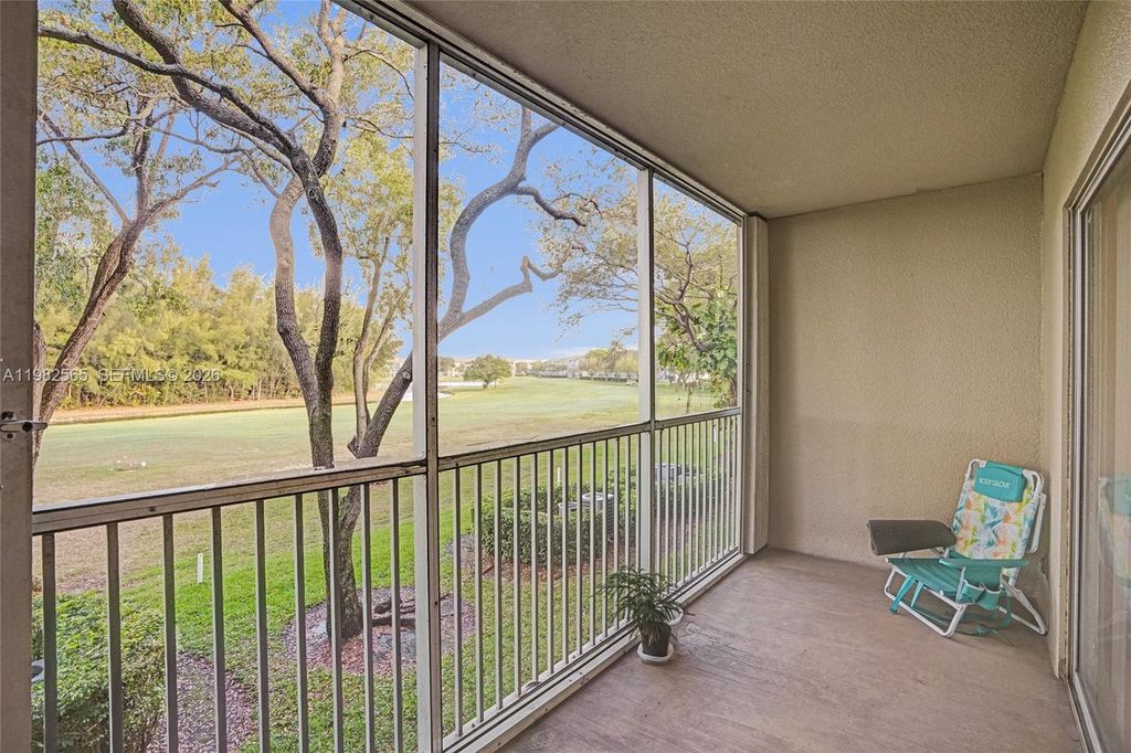 1110 SW 125th Ave 209M, Pembroke Pines, FL 33027