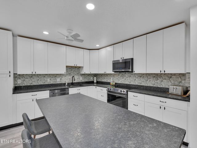 7514 Rivertrace Blvd, Knoxville, TN 37920