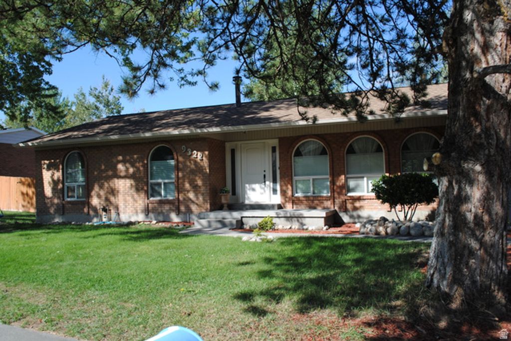 9322 S SOLENA WAY, Sandy, UT 84093 — photo 2