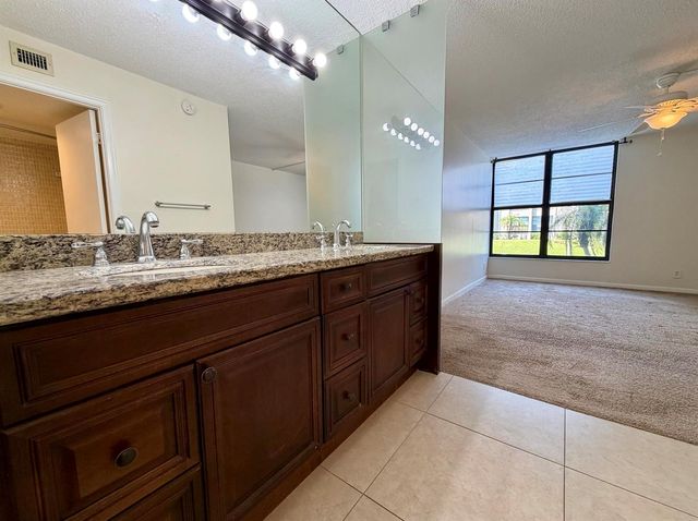 6 Royal Palm Way 102, Boca Raton, FL 33432