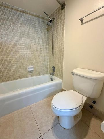 6 Royal Palm Way 102, Boca Raton, FL 33432