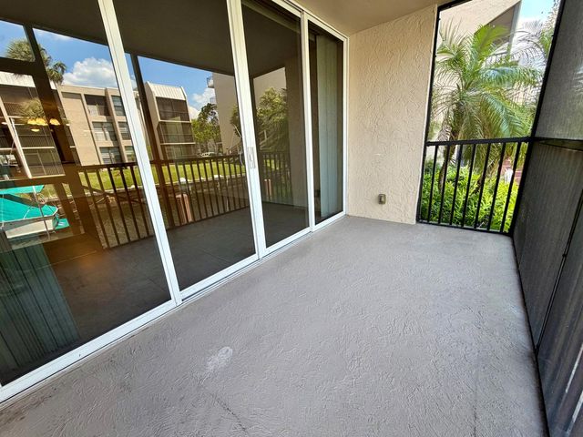 6 Royal Palm Way 102, Boca Raton, FL 33432