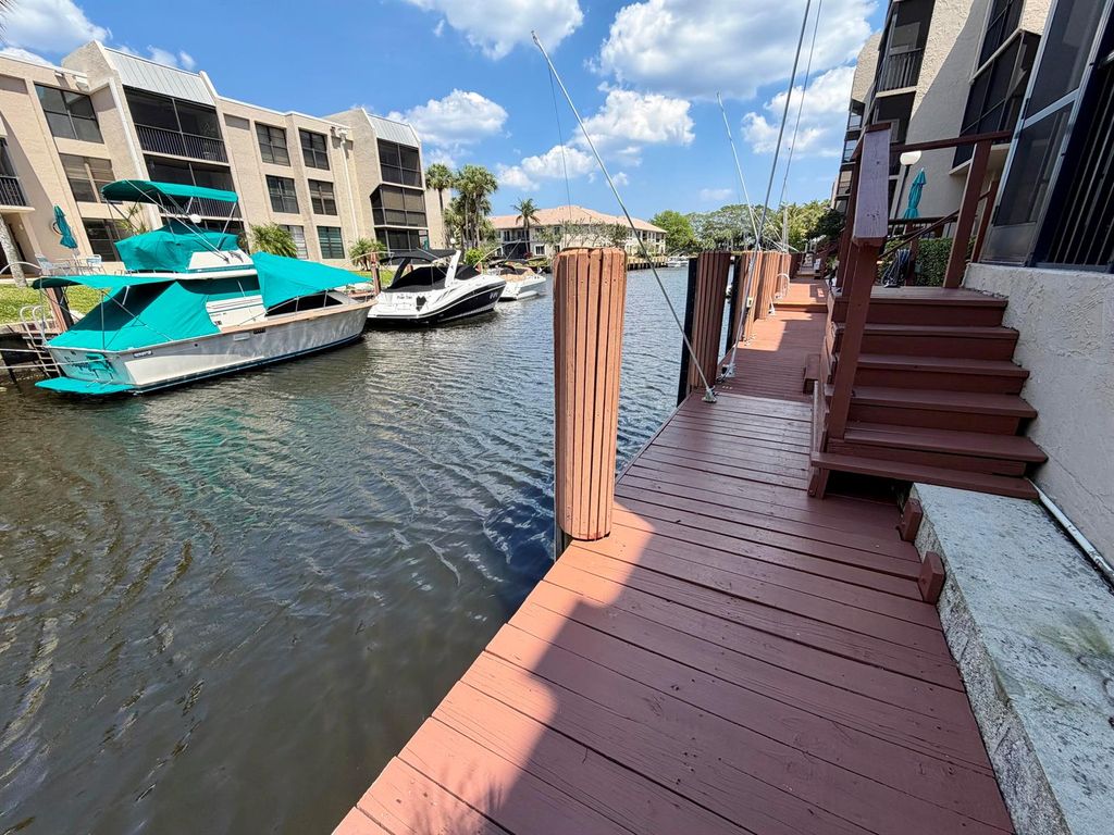 6 Royal Palm Way 102, Boca Raton, FL 33432