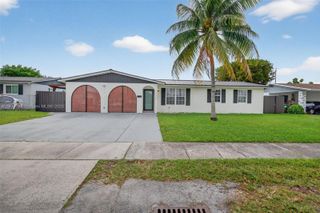 11930 SW 199th St, Miami, FL 33177