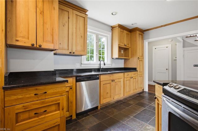 1200 N Fairwater DR, Norfolk, VA 23508