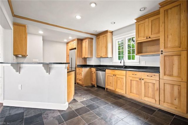 1200 N Fairwater DR, Norfolk, VA 23508