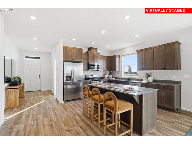 398 Ne Hunter Dr, Estacada, OR 97023