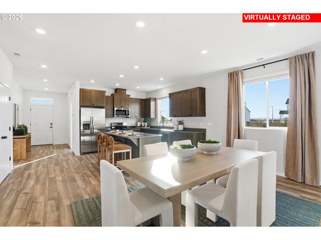 398 Ne Hunter Dr, Estacada, OR 97023