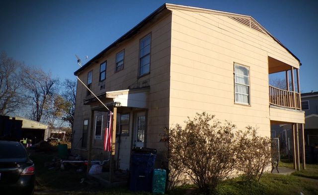 618 N 11th Street, Texas City, TX 77590