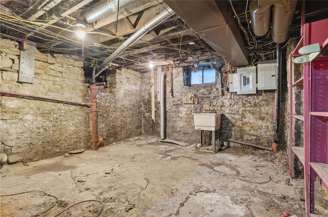 144 Ridge Avenue, New Kensington, PA 15068