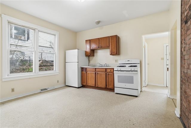 144 Ridge Avenue, New Kensington, PA 15068