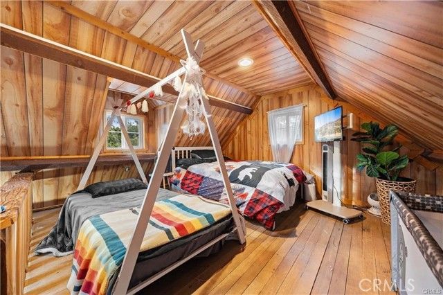 831 Crescent Lane, Big Bear Lake, CA 92315