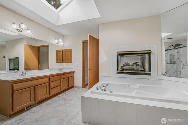 19810 11th Street E, Lake Tapps, WA 98391