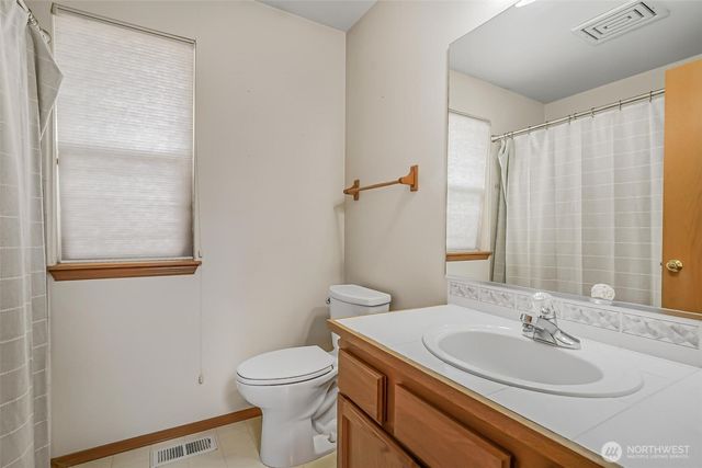 19810 11th Street E, Lake Tapps, WA 98391