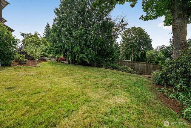 19810 11th Street E, Lake Tapps, WA 98391