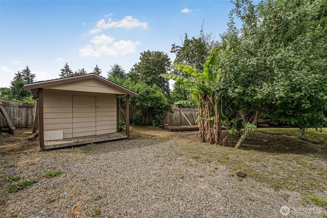 19810 11th Street E, Lake Tapps, WA 98391